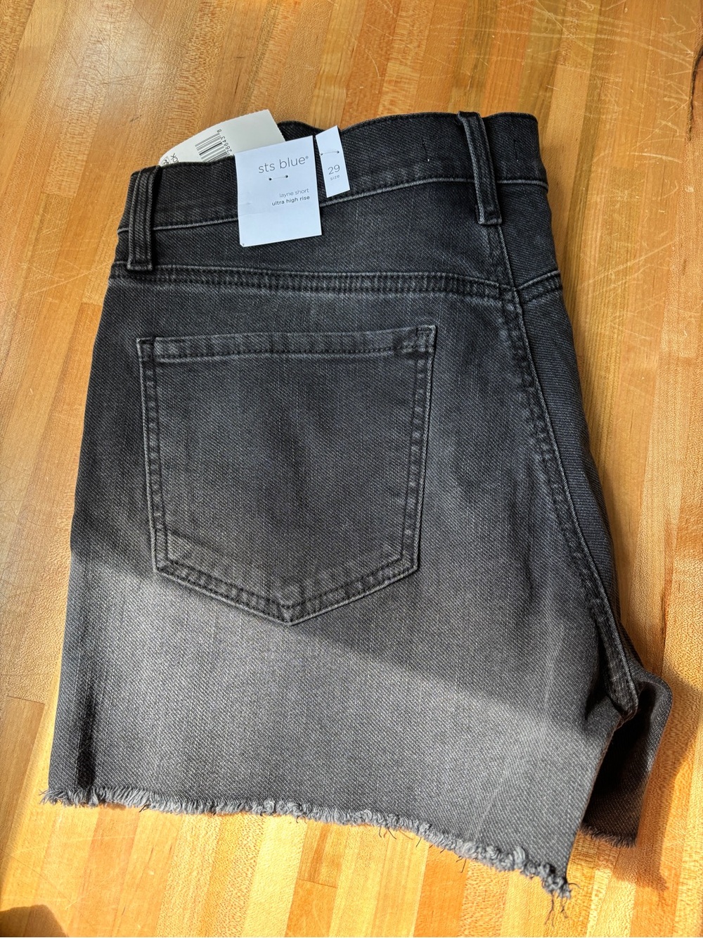 NWT STS SHORTS View 3